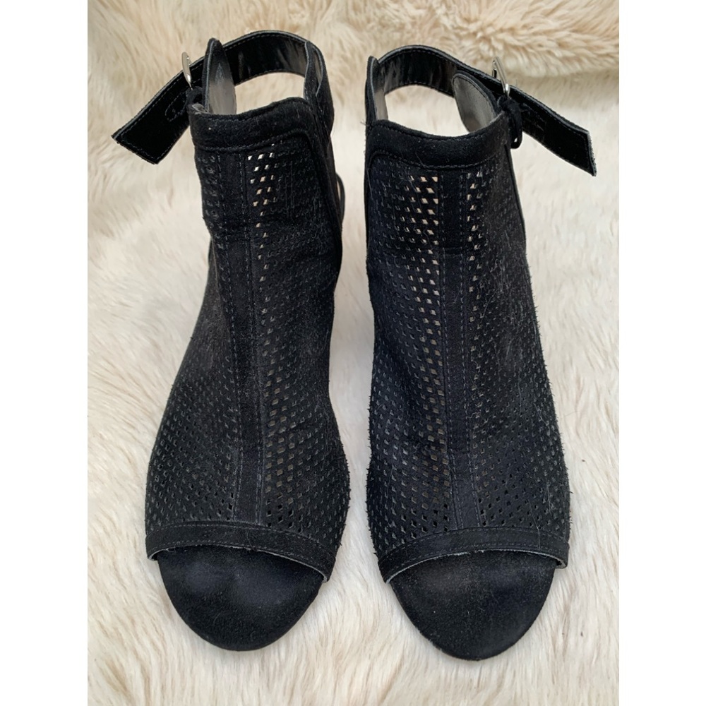Unisa Black Chunky Heel Open toe buckle size 7.5